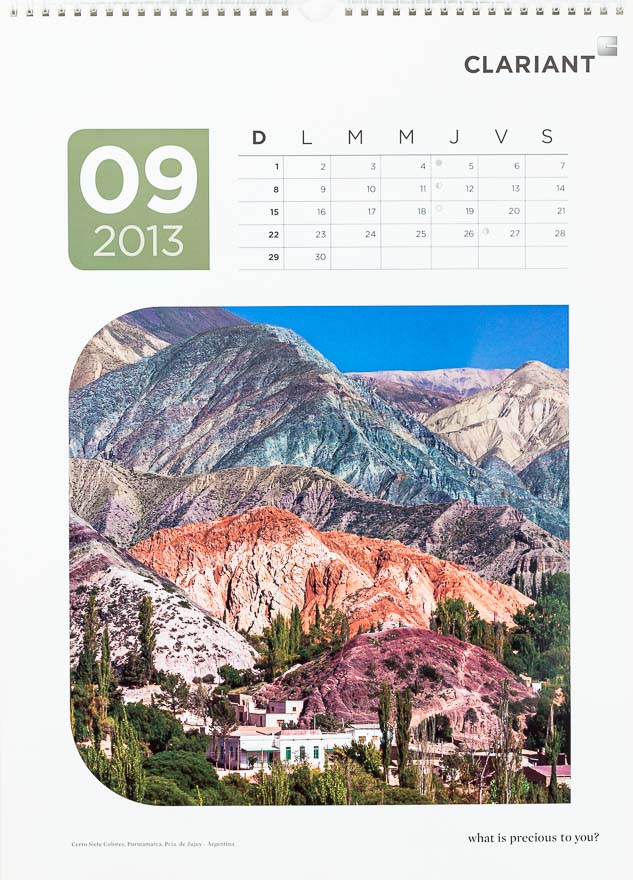 Página del mes de septiembre del Calendario corporativo Clariant 2013, con una FOTOGRAFÍA de Purmamarca DEL BANCO DE IMÁGENES DE MARCO GUOLI