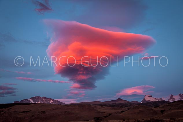 Nube al amanecer, El Chaltén, Santa Cruz, Argentina