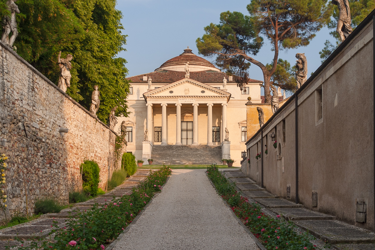Fotografía de la arquitectura exterior de La Rotonda, Vicenza, Italia