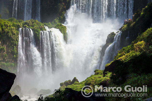 El mes de septiembre del Calendario Argentina 2014 muestra una foto de las Cataratas del Iguazú, Misiones