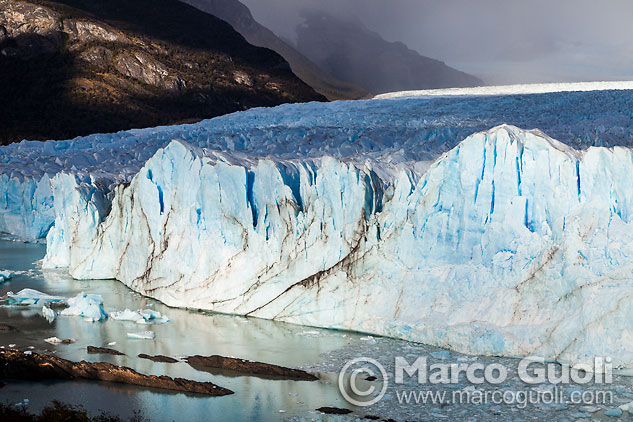 El mes de febrero del Calendario Argentina 2014 muestra una foto del glaciar Perito Moreno, Parque Nacional Los Glaciares